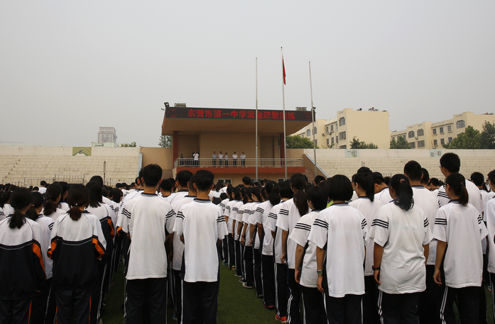 市一中举行紧急疏散演练活动